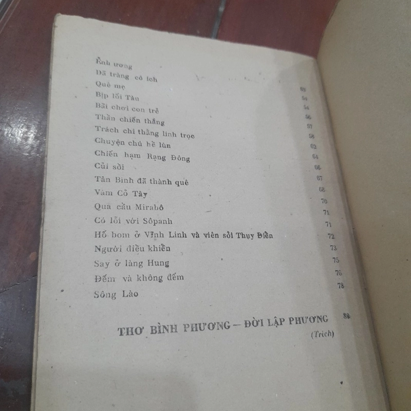 Chế Lan Viên - HOA TRÊN ĐÁ (thơ) 463126