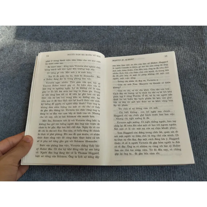NGƯỜI ĐÀN BÀ BUÔN VŨ KHÍ - MARVIN H.ALBERT 574320