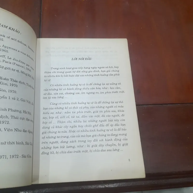 Cẩm nang tự vệ CỦA BẠN GÁI 703871