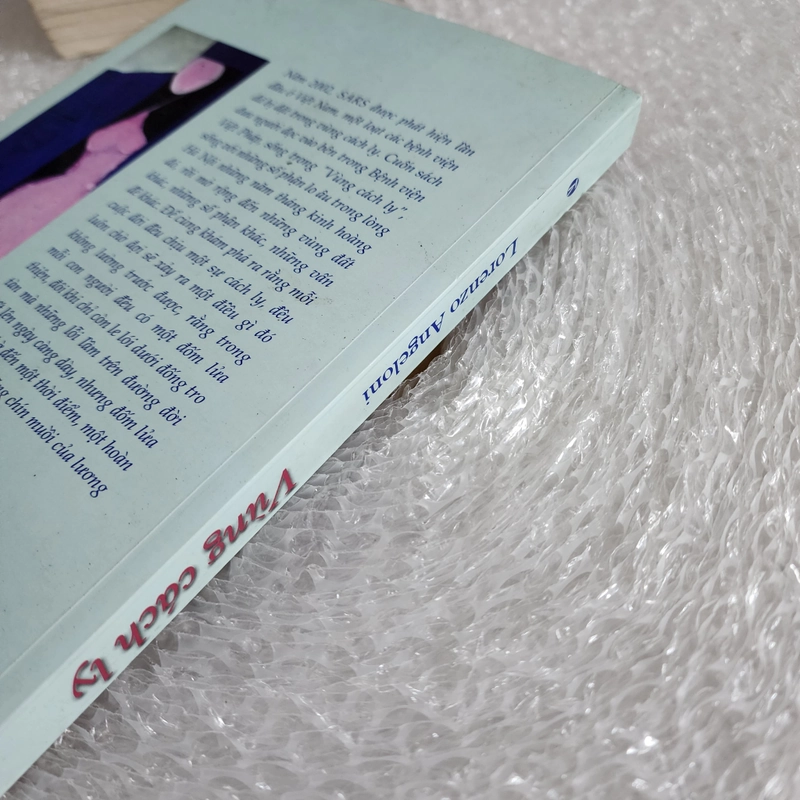Tiểu thuyết Vùng cách ly | chữ ký tác giả Lorenzo Angeloni 518003
