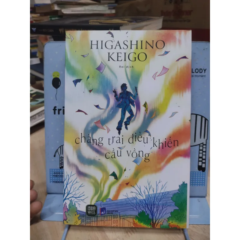 Sách: Chàng trai điều khiển cầu vồng - TG: Higashino Keigo (B3) 993420