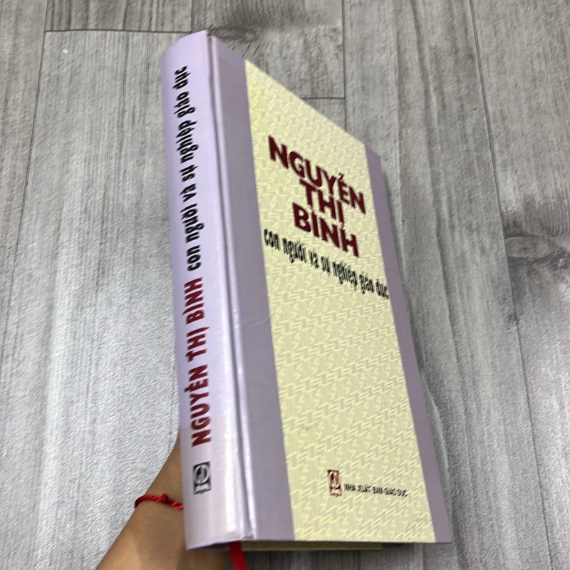 Nguyễn thị bình con người và sự nghiệp giáo dục. 4a1 544925