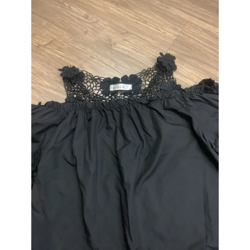 Áo kiểu trễ vai có ren thêu size M 934810