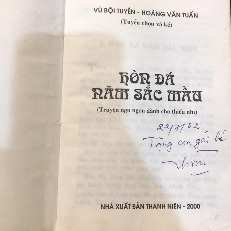 HÒN ĐÁ NĂM SẮC MÀU 479213