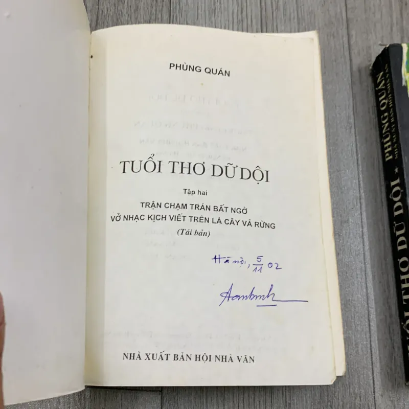 Tuổi thơ dữ dội - phùng quán. 2b4 777808