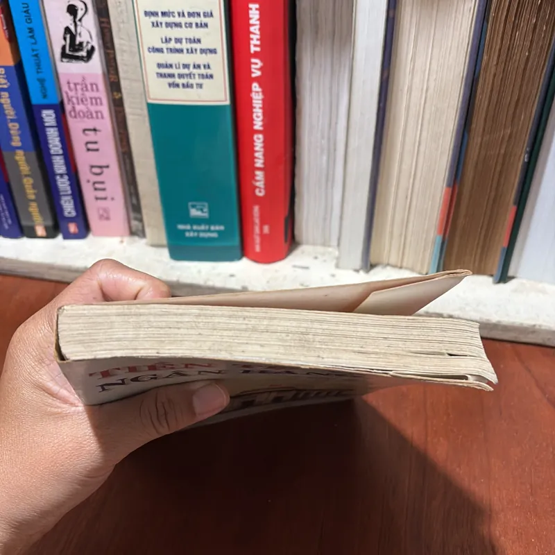 II Sách Kinh Tế: Tiền Tệ Và Ngân Hàng - PGS.TS. Lê Văn Tề, TS. Ngô Hướng - 2000 778177