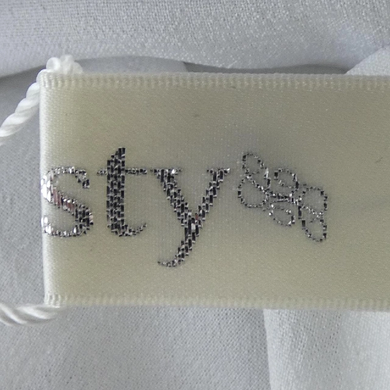 Chesty 23F602 Top - Hàng hiệu Authentic 810102