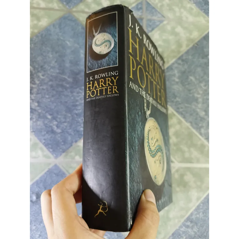 Harry Potter and the deathly hallows - J. K. Rowling 791646
