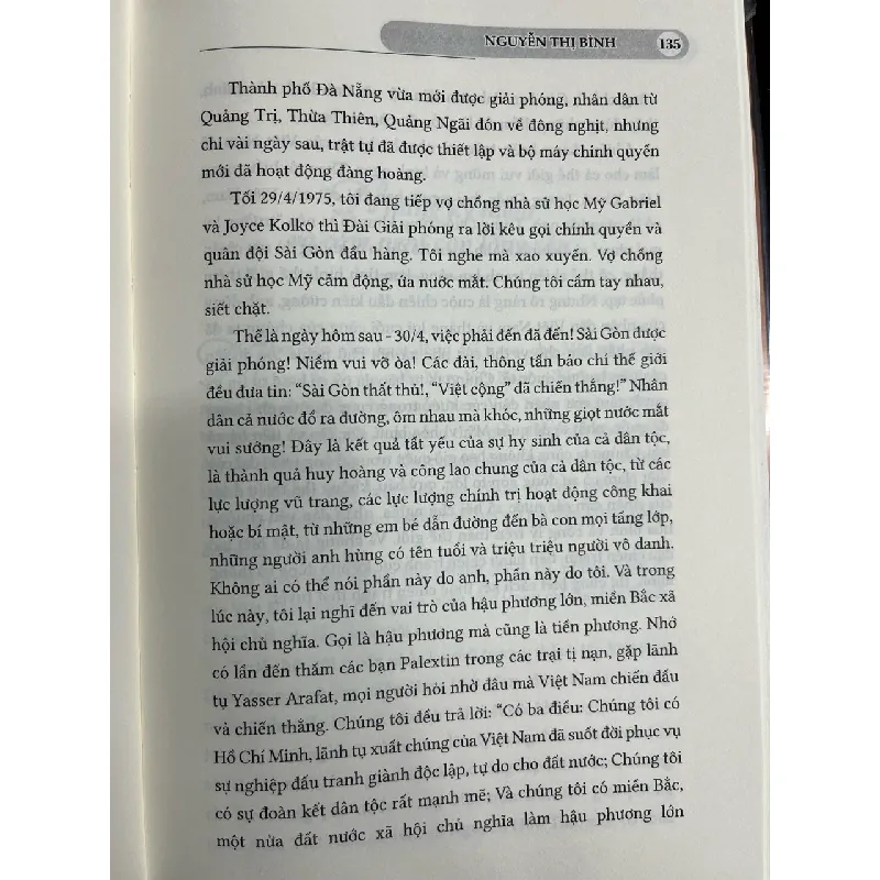 Gia đình, bạn bè và đất nước - Nguyễn Thị Bình 693364