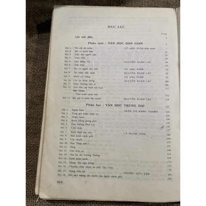 Giảng văn văn học Việt Nam - khổ lớn - sách chuyên văn  977138