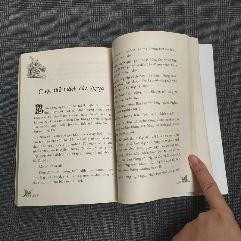 Eragon - Cậu bé cưỡi rồng - Tập 2 - Christopher Paolini 707024