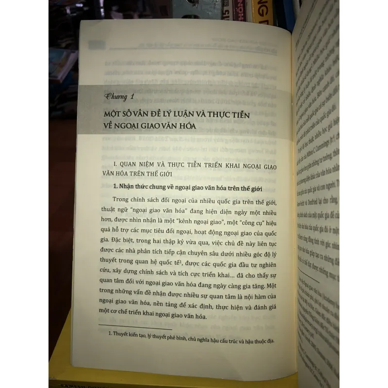 Ngoại giao văn hoá Việt Nam một thập kỷ hội nhập quốc tế và một số vấn đề đặt ra… 730772