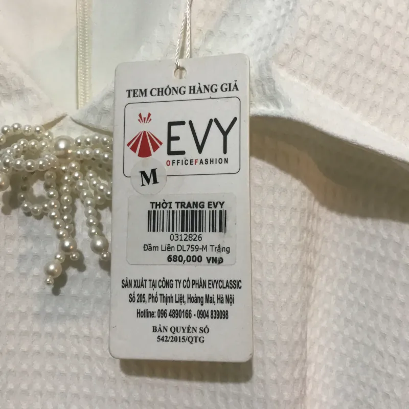 Váy đi tiệc EVy size M màu trắng chính hãng còn nguyên tag mác 784702
