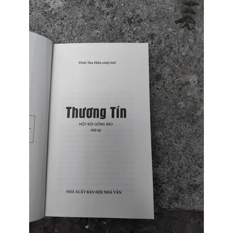 Hồi kí Thương Tín một đời giông bão  1028247