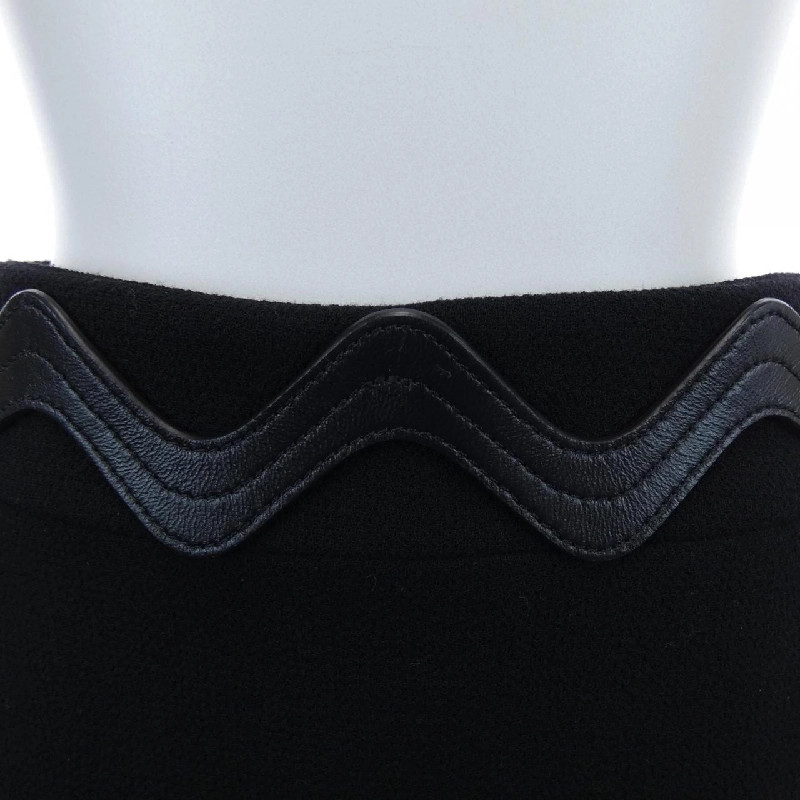 Chân váy A-line chi tiết scallop LOUIS VUITTON FPSK28AAR - Hàng hiệu Authentic 812814