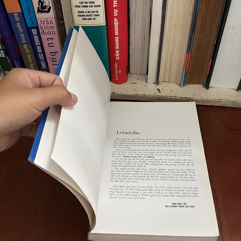 II Tựa sách: Những Trang Đời Và Nghiệp _ 81 Doanh Nhân Tiêu Biểu 2005 - 2006 607586