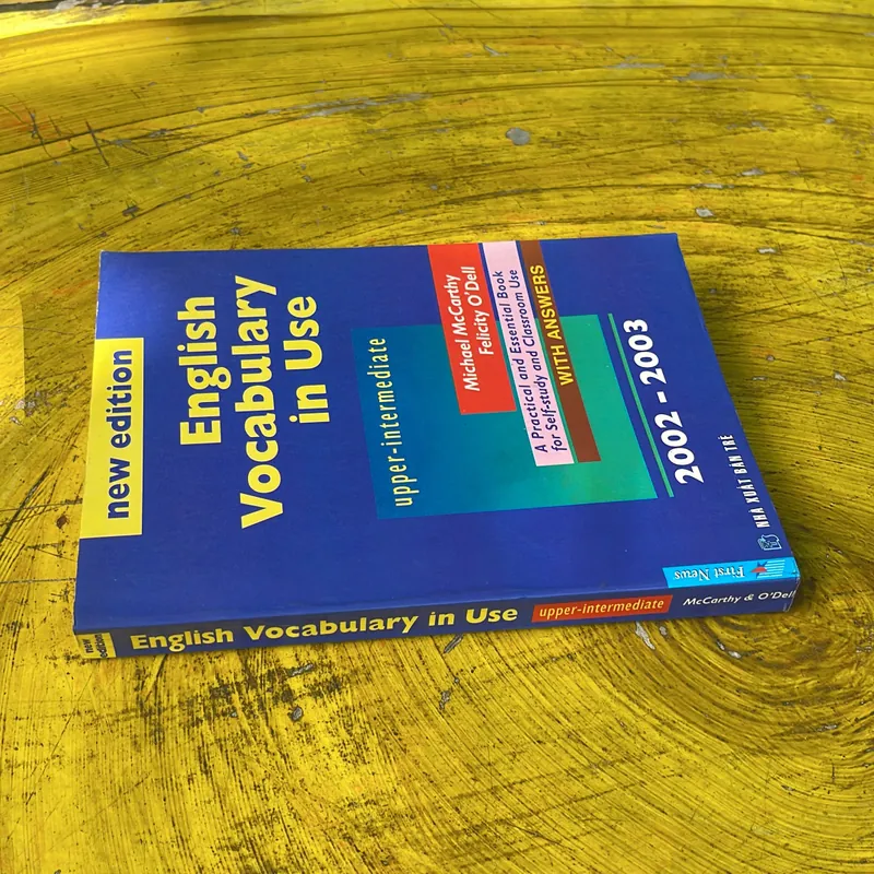 ENGLISH VOCABULARY IN USE- MICHAEL MCCARTHY - FELICITY O’DELL 736780