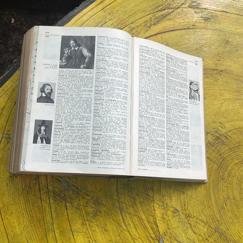 PETIT LAROUSSE- bìa cứng xuất bản năm 1961 596097