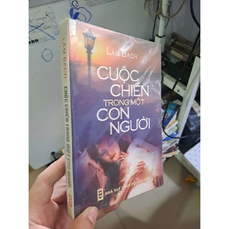 Cuộc chiến trong một con người - Lâm Bạch VĂN HỌC HCM0910 588407