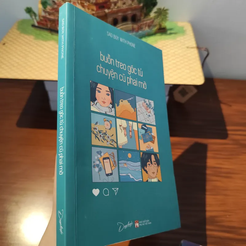 Buồn treo góc tủ chuyện cũ phai mờ 562633