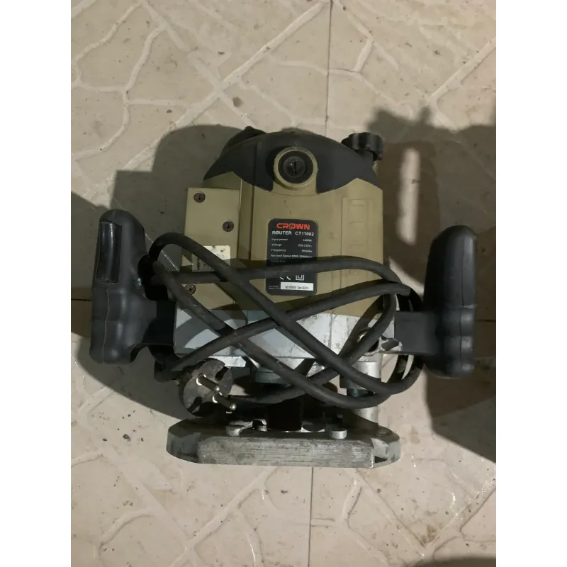 Thiết bị định tuyến mạng Crown CT11002 điện áp 220-240V 715672