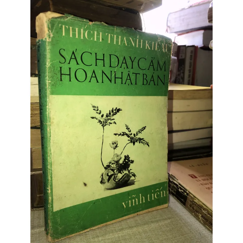 Sách dạy cắm hoa Nhật Bản 973107