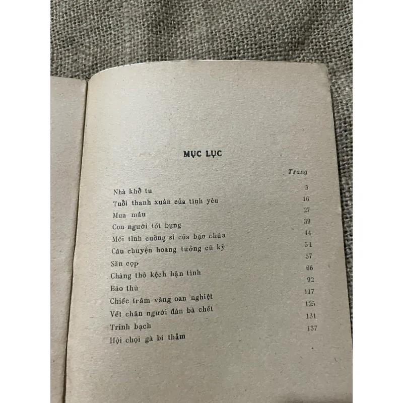 VẾT CHÂN NGƯỜI ĐÀN BÀ CHẾT - TẬP TRUYỆN NAM MỸ - MỸ LATIN 570277