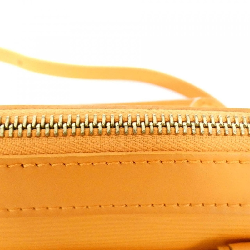 Túi Louis Vuitton Epi Danura PM M5891H 616899