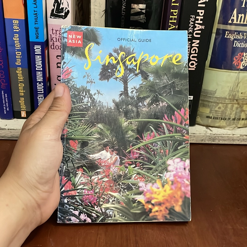II New Asia: Official Guide _ SINGAPORE 524804