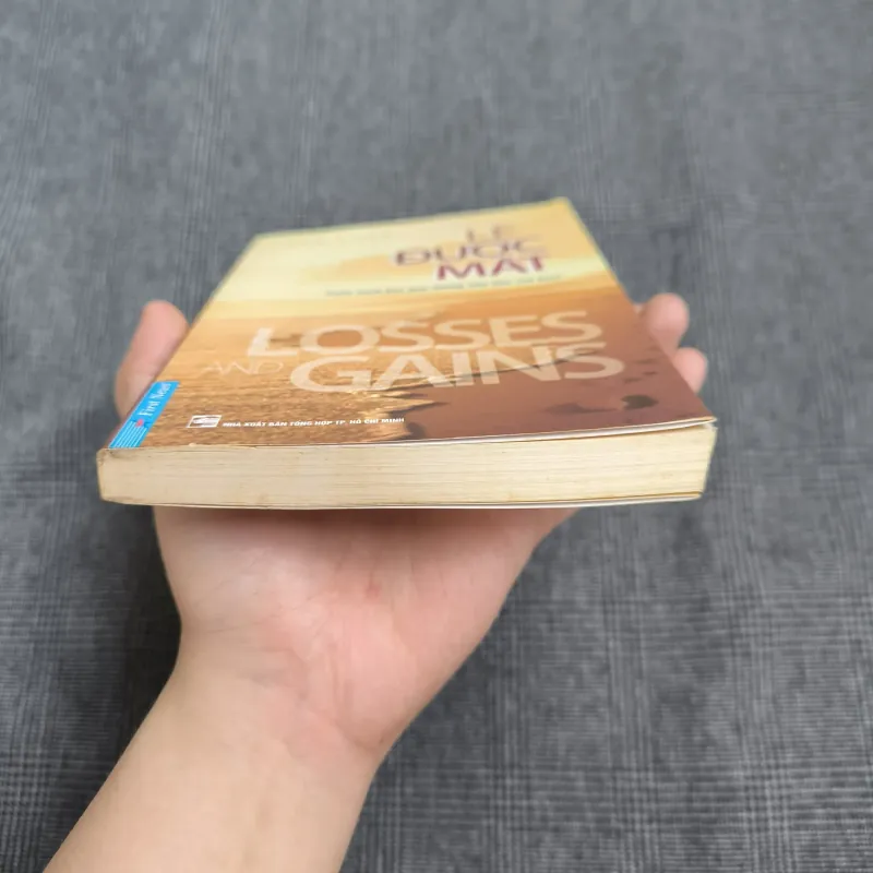 Lẽ Được Mất: Cuốn Sách Hóa Giải Những Khổ Đau Của Bạn! (Loses and Gains) - Lya Luft 557580