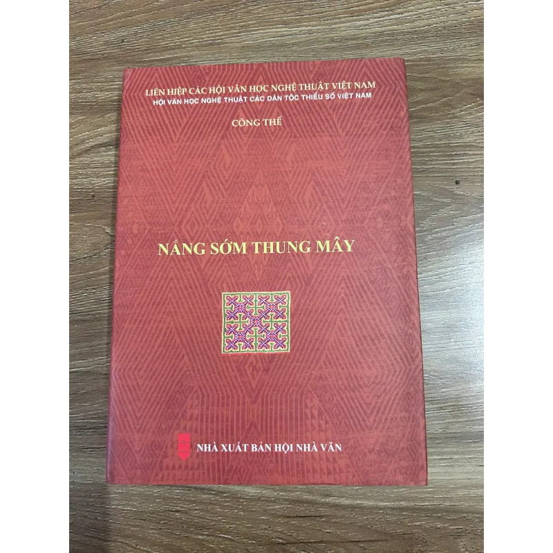 Nắng Sớm Thung Mây - Công Thế 762601