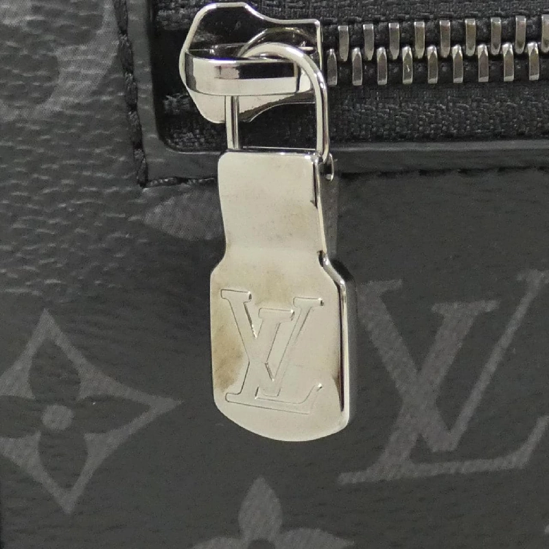 Túi xách vai Louis Vuitton Monogram Eclipse District PM M46255 611741