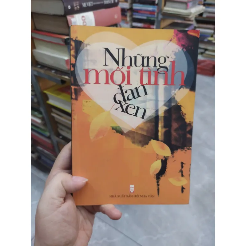 Sách: Những mỗi tình đan xen (B1) 716314
