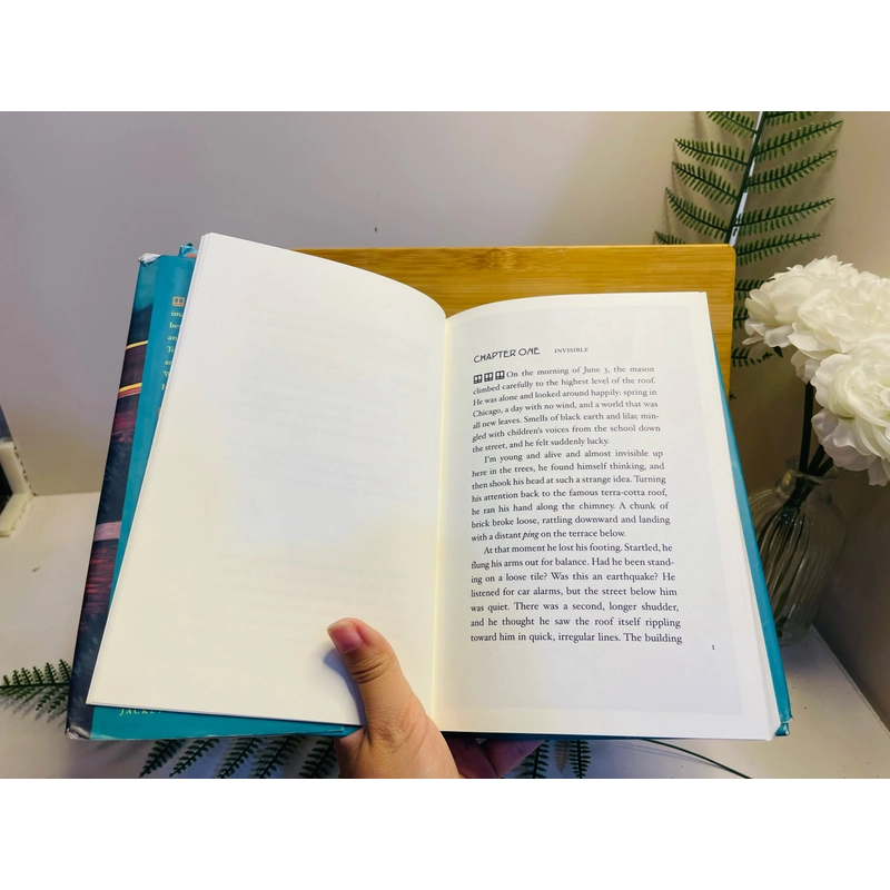[Sách 2hand từ US] Like new 90% -  The Wright 3 – Blue Balliett 475242