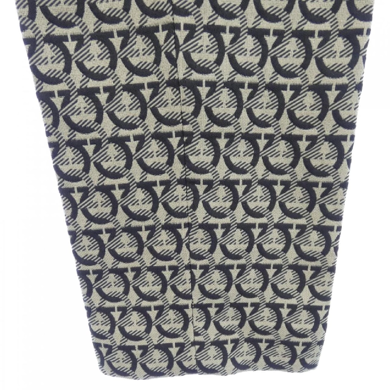 Quần SALVATORE FERRAGAMO - Hàng hiệu Authentic 890660