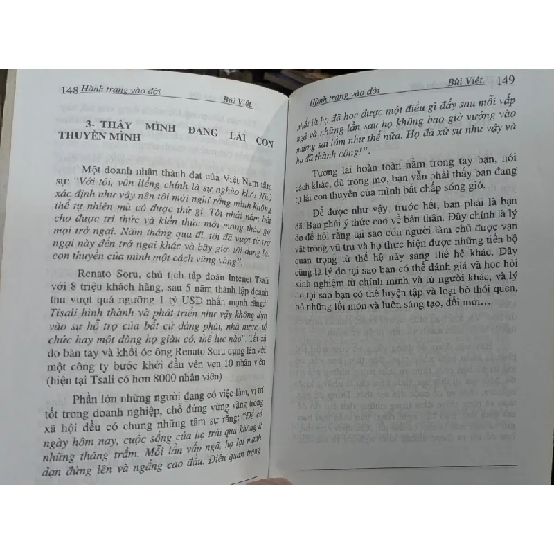 Hàng trang vào đời - Bùi Việt 693395