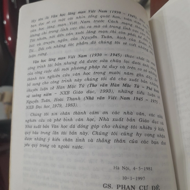 Phan Cự Đệ - VĂN HỌC LÃNG MẠN VIỆT NAM (1930-1945) 464472