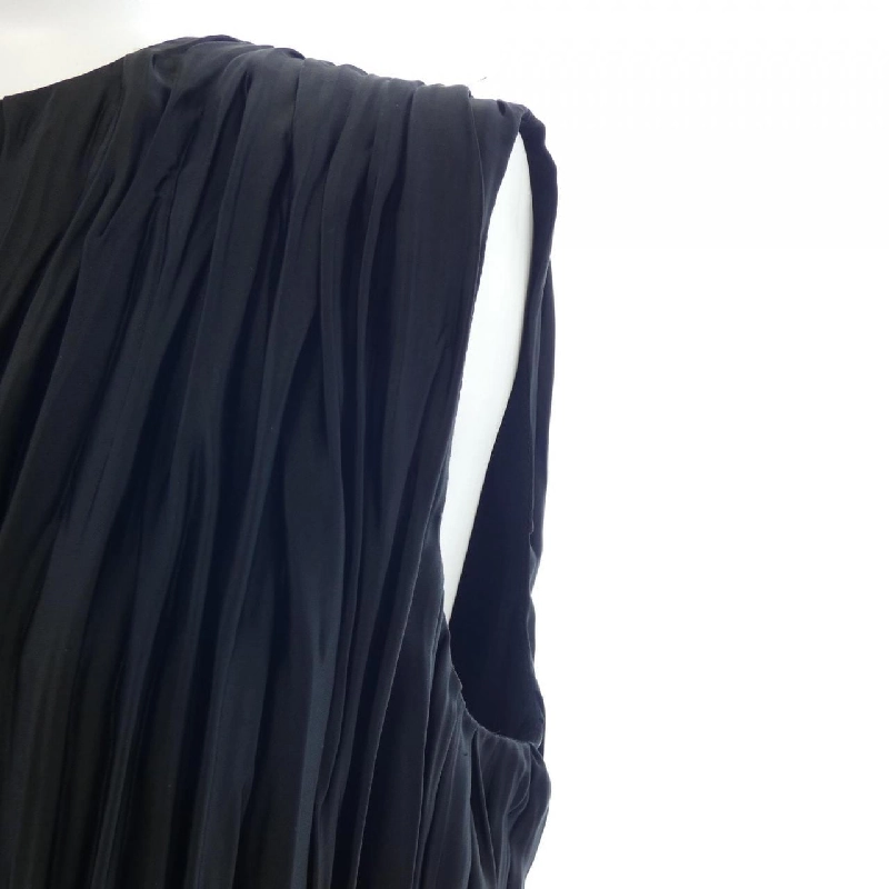 Gucci GUCCI 404467 ZFA43 Đầm - Hàng hiệu Chính hãng 815330