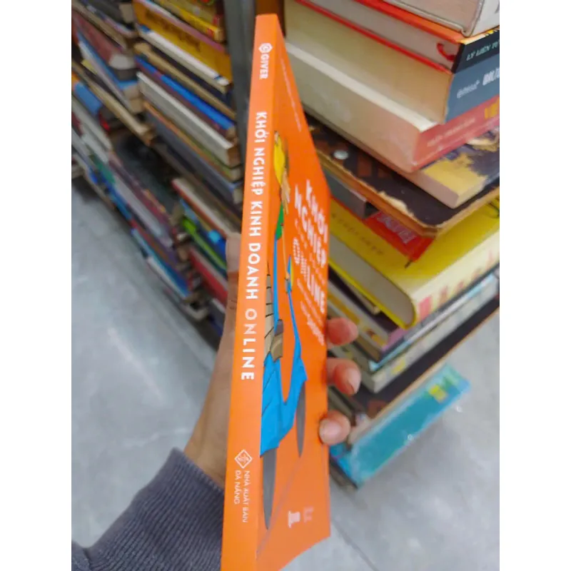 SÁCH KHỞI NGHIỆP KINH DOANH ONLINE - BÁN HÀNG HIỆU QUẢ TRÊN SHOPEE (1) 706160