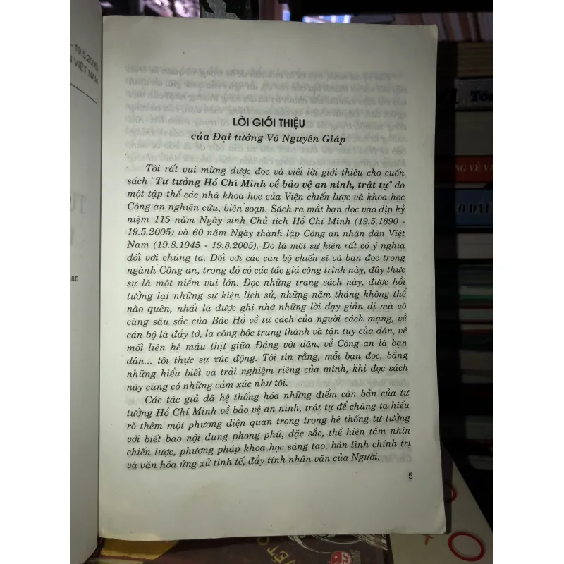 Tư tưởng Hồ Chí Minh về bảo vệ an ninh trật tự  778215