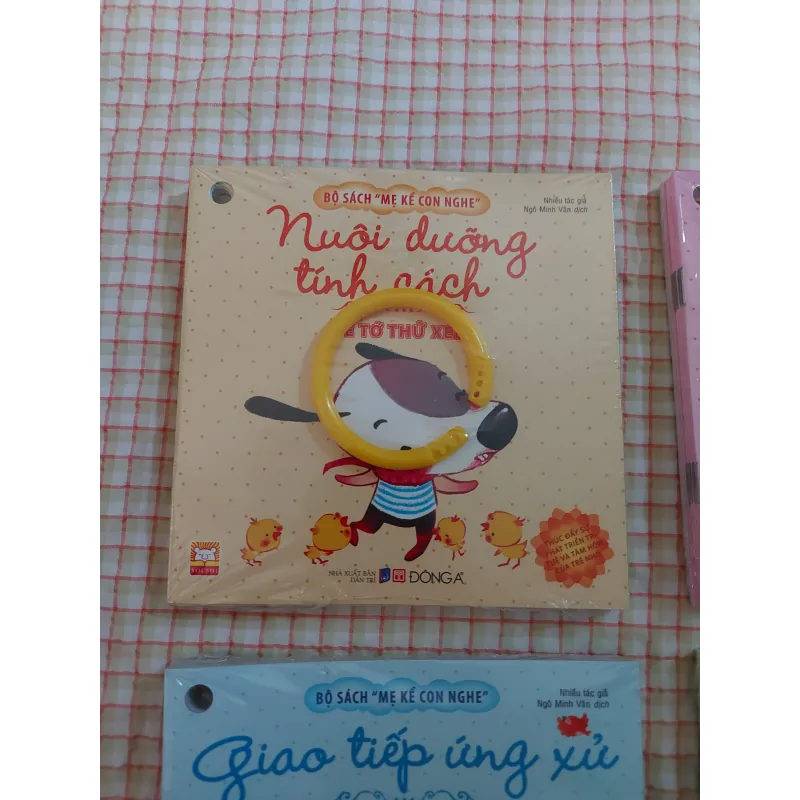 Bộ sách Mẹ Kể Con Nghe (trọn 4 bộ - 1 bộ 10 cuốn), kèm vòng, Đông A 1029315