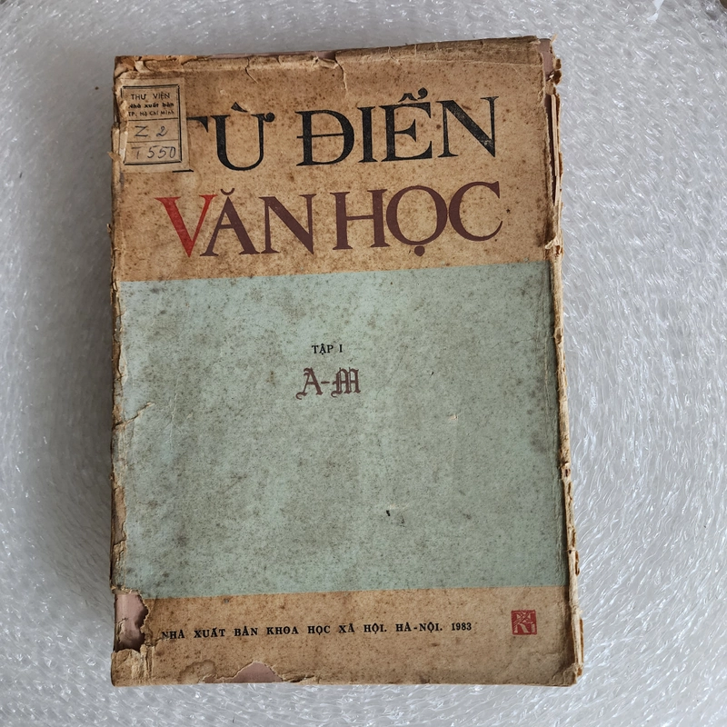 Từ điển văn học bộ 2 tập. Tập 1 bìa mềm tập 2 bìa cứng khổ to 526891