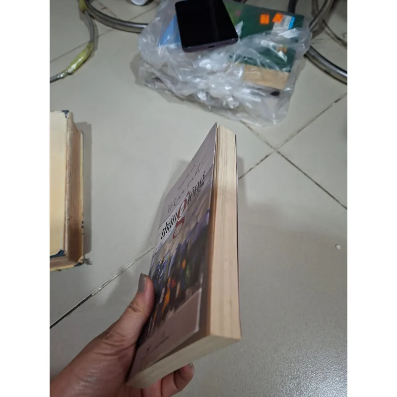 Mưa suốt tháng giêng 957759