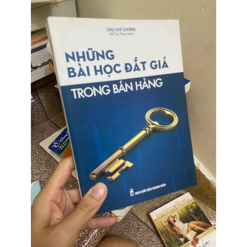 Sách những bài học đắt giá trong bán hàng 309458
