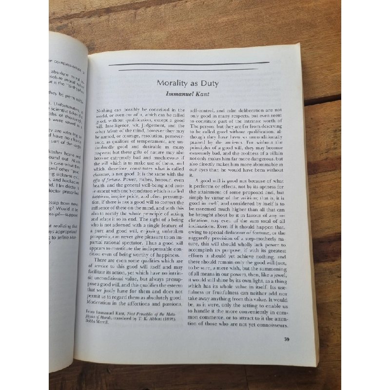VIRTUES AND VALUES : AN INTRODUCTION TO ETHICS - Joshua Halberstam 158862