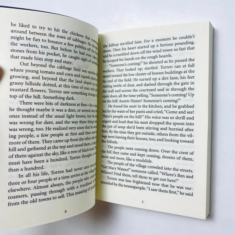 The city of Ember  - 4 quyển - No box 737794