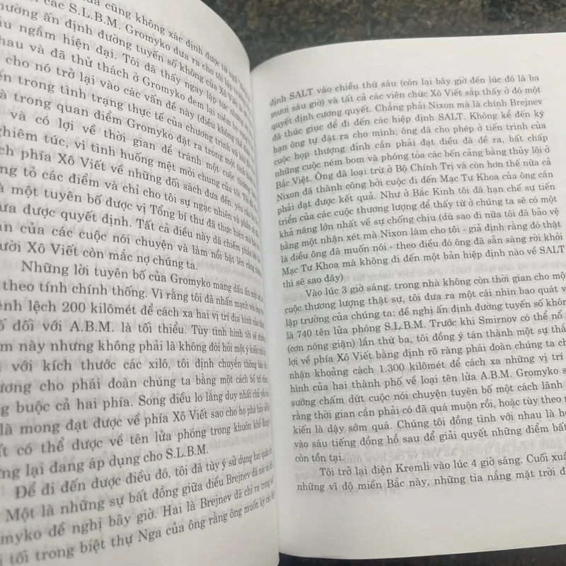 Hồi kỳ Những năm bão táp Henry Kissinger tập 1 và 2 727955