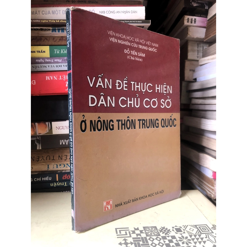 Vấn đề thực hiện dân chủ ở nông thôn Trung Quốc - Đỗ Tến Sâm chủ biên 306630