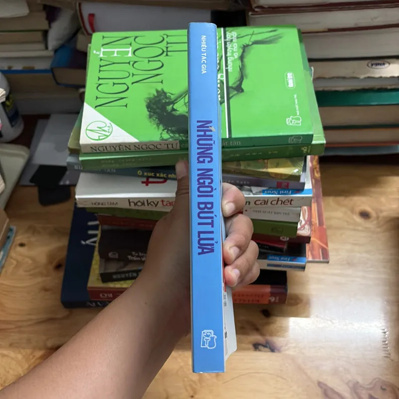 II Những Ngòi Bút Lửa (Tuyển Tập Những Bài “Thời Sự Và Suy Nghĩ” Đã Đăng Trên Tuổi Trẻ 700455