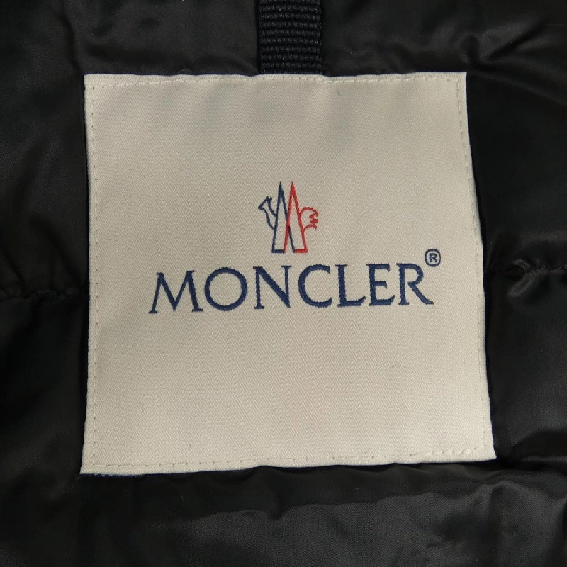 Áo khoác lông vũ MONCLER 638422